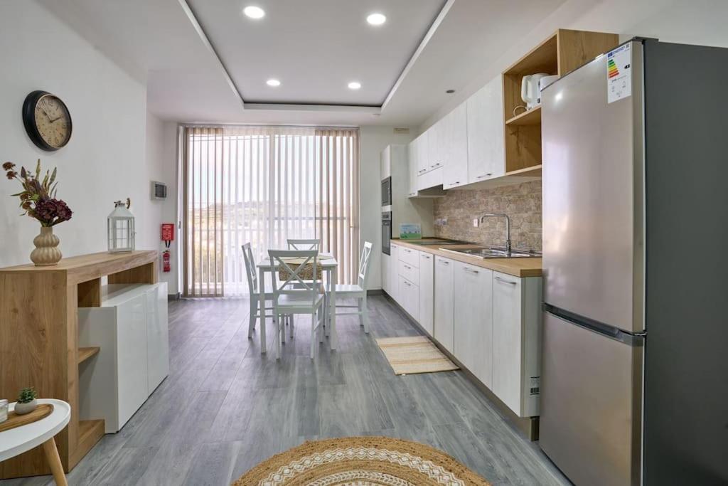 Two Bedroom Apartment In Xemxija, St. Paul'S Bay Exterior foto