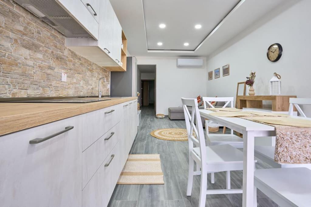Two Bedroom Apartment In Xemxija, St. Paul'S Bay Exterior foto