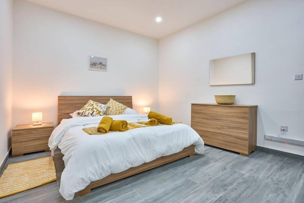 Two Bedroom Apartment In Xemxija, St. Paul'S Bay Exterior foto