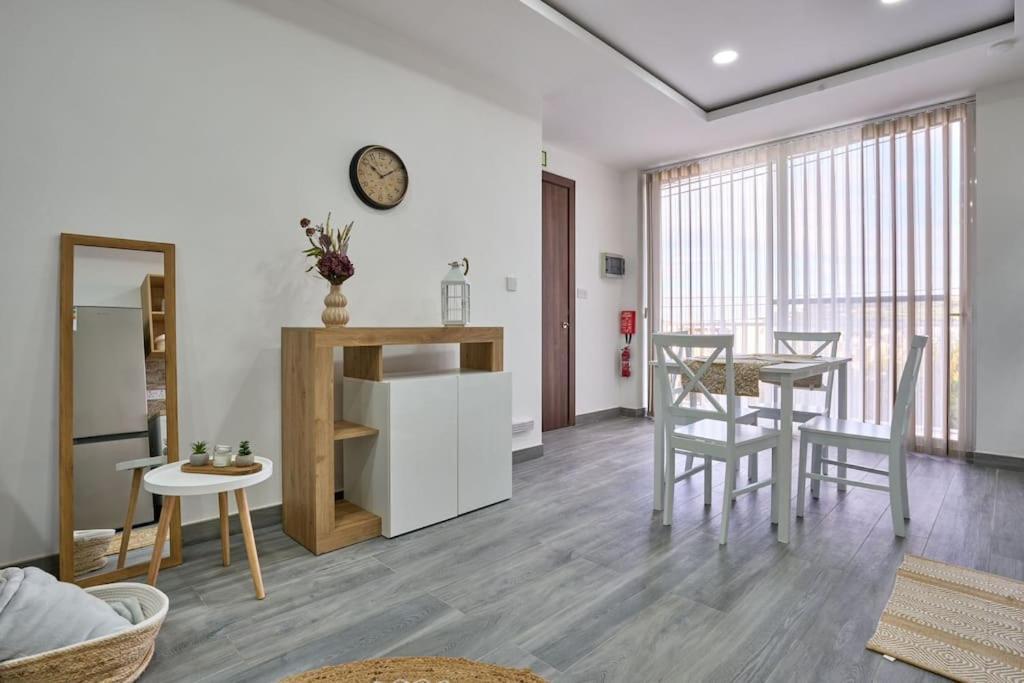 Two Bedroom Apartment In Xemxija, St. Paul'S Bay Exterior foto