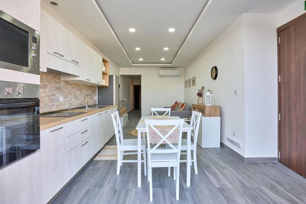 Two Bedroom Apartment In Xemxija, St. Paul'S Bay Exterior foto