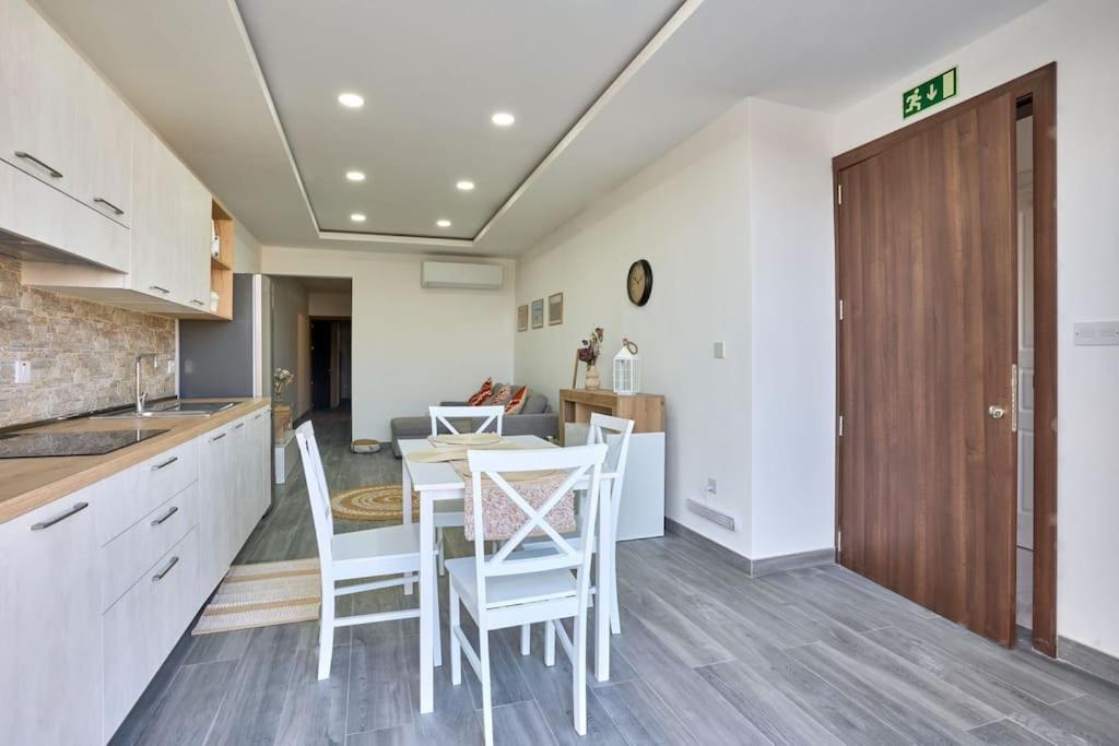 Two Bedroom Apartment In Xemxija, St. Paul'S Bay Exterior foto